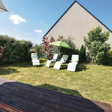 4 Bedroom Cozy In Port-en-bessin-huppain *