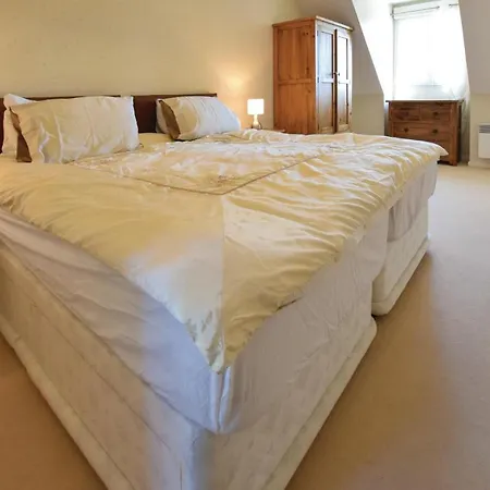 In Port-en-bessin-huppain Port-en-Bessin-Huppain